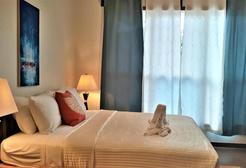 Suite with lake view, Brahma Blue Resort