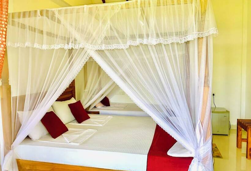 Трехместный Номер Deluxe, Green Hut Nature Resort