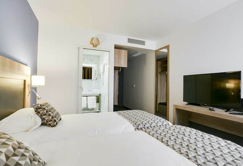 Номер Стандарт, Brit Hotel Confort Loches