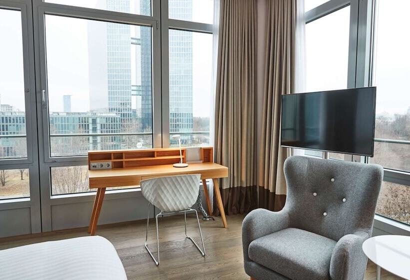 Номер Deluxe, Steigenberger Hotel München