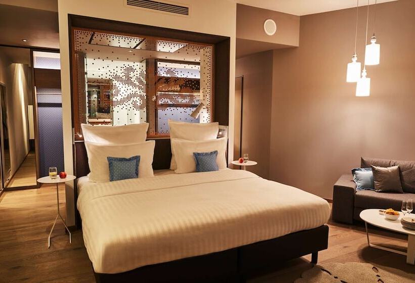 Полулюкс, Steigenberger Hotel München