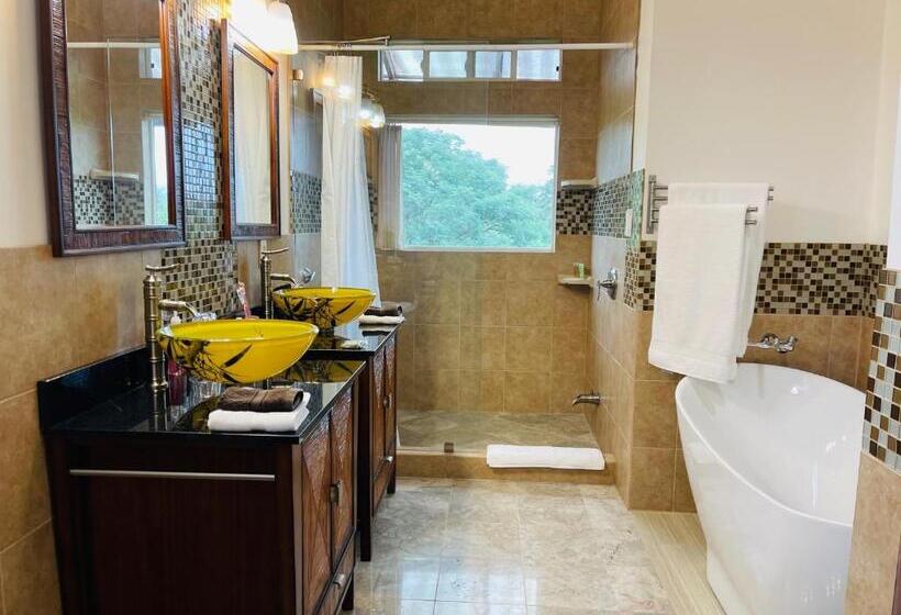 Люкс Повышенной Комфортности, Casa Donna Rosa B&b