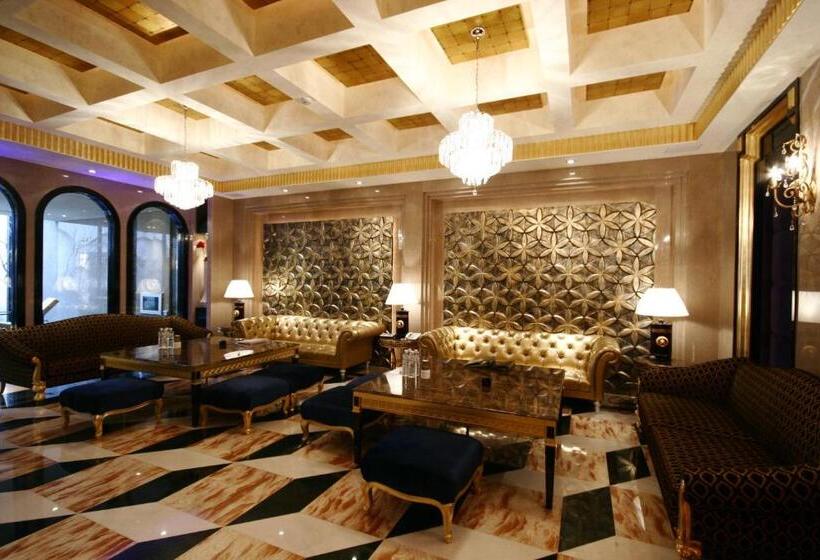 سوییت سوپریور, The Yorker Deluxe Motel