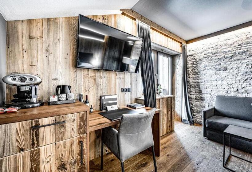 발코니가 있는 프리미엄 룸, Almmonte Sensum Suites Boutique