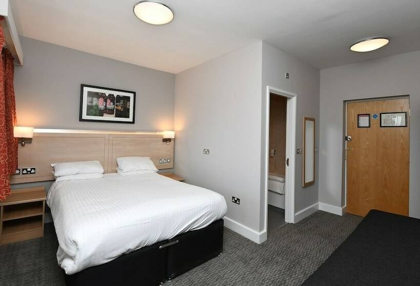 Семейный Номер, Crown, Droitwich By Marston's Inns