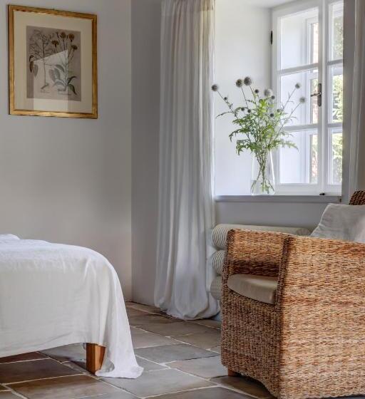 Люкс, Boutique Hotel Mezi Plutky