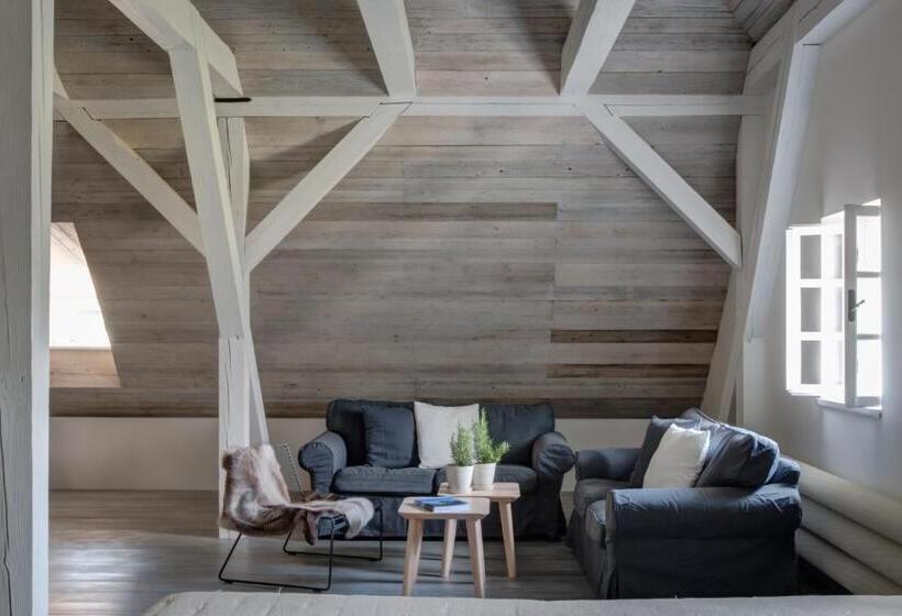 Люкс Повышенной Комфортности, Boutique Hotel Mezi Plutky
