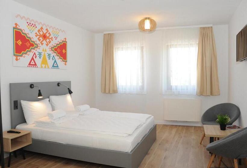 اتاق استاندارد, Hostel Kucha