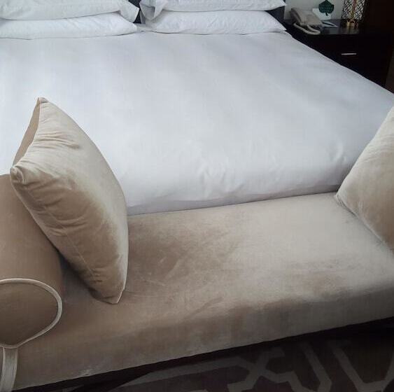 Suite Deluxe, Atlantic Lumley