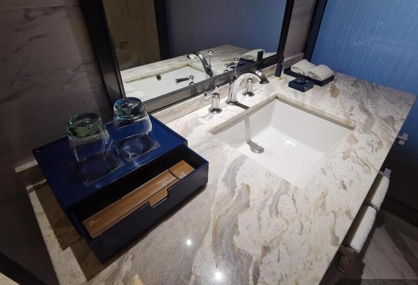 Büyük Çift Kişilik Yataklı Executive Oda, Primus Hotel Wuhan Hannan