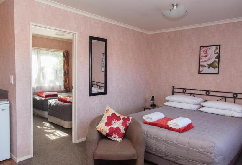 Семейный Номер, Motel Te Kuiti