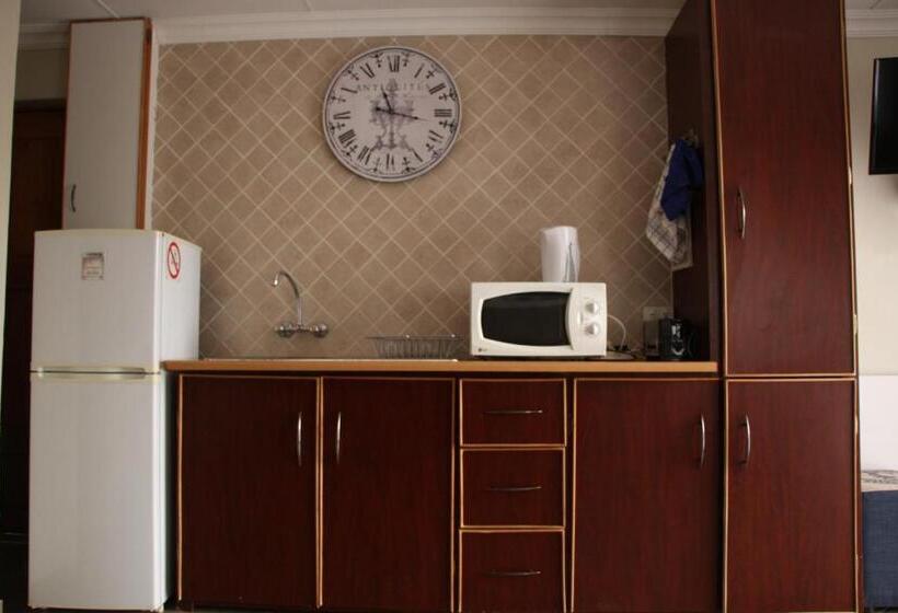 Семейный Номер, Jakkalsdraai Guest House