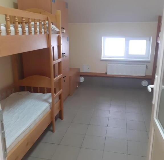 اتاق خانوادگی با سرویس بهداشتی مشترک, Hostel Stozhary