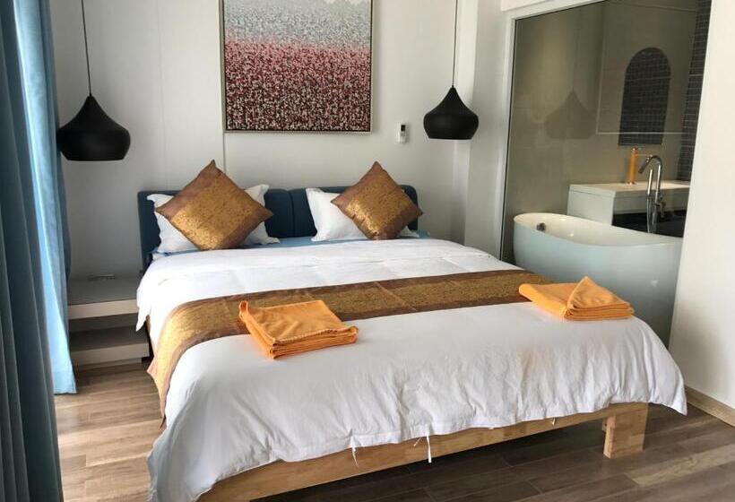 Номер Deluxe с Балконом, Benny S City