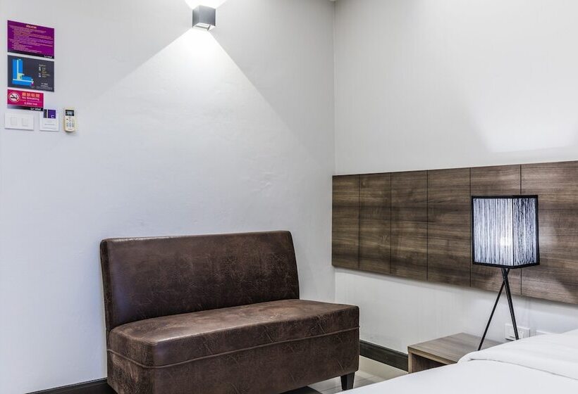 Номер Стандарт, Livotel Hotel Hua Mak Bangkok