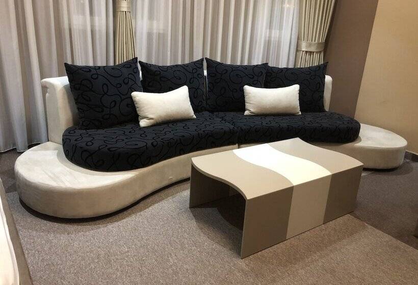 컴포트 룸, Deluxe