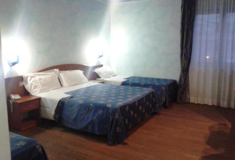 Номер Стандарт Трехместный, Villa D'evoli
