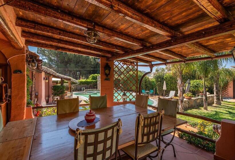 庭の見えるスタンダードトリプルルーム, Guest House Villa Verde   Short Term Room Rentals