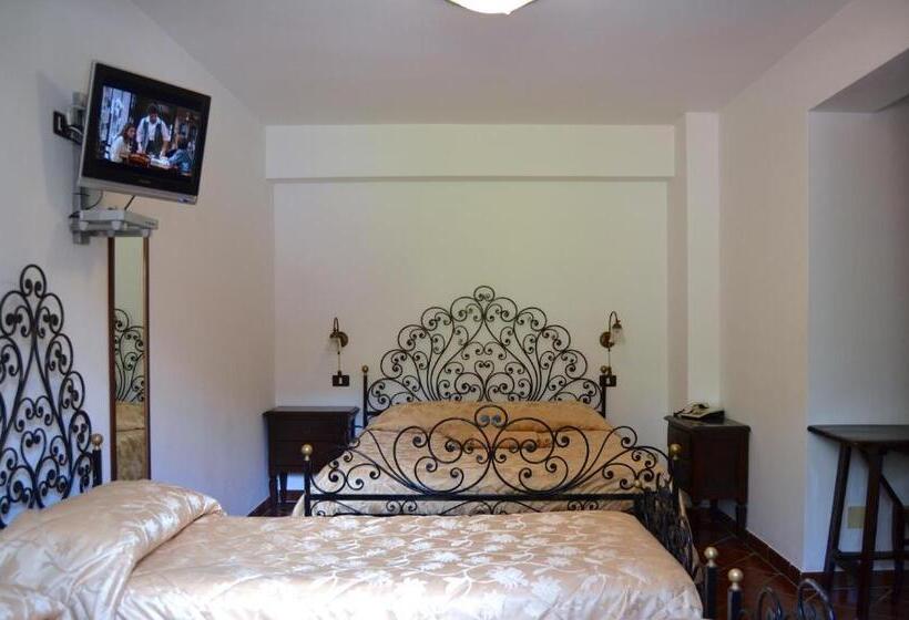 Quarto Triplo Estandar, Bucaneve