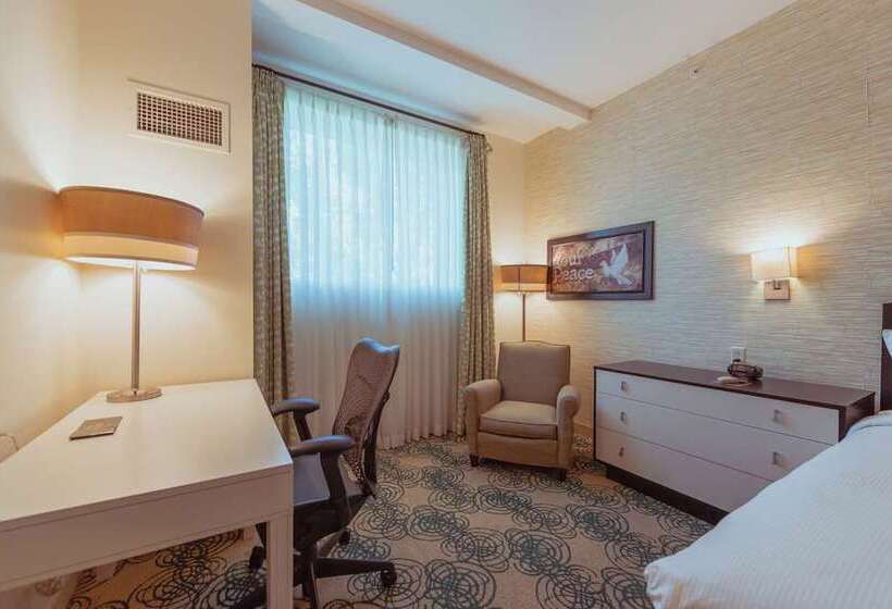 Стандартный Номер Кровать Кинг, Hilton Garden Inn Jackson