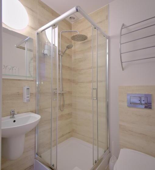 Habitación Cuádruple Estándar, Sezam