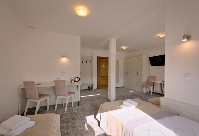 Habitación Cuádruple Estándar, Sezam