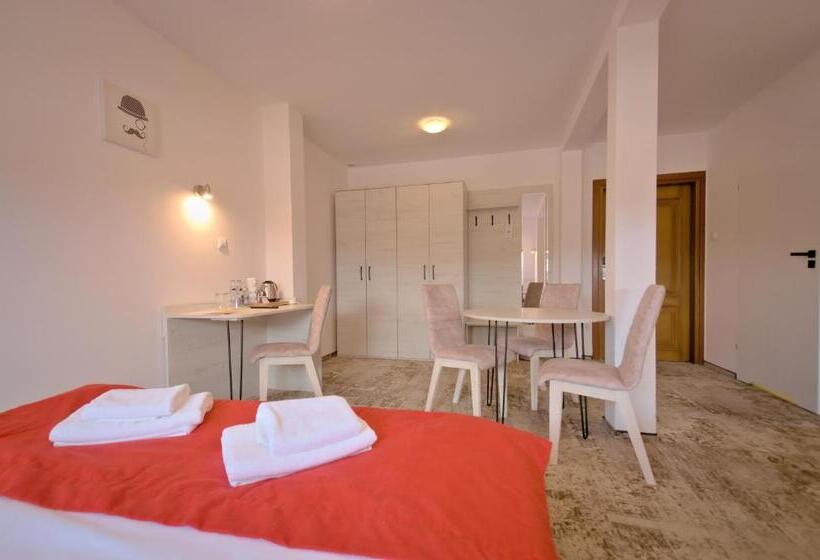 Habitación Cuádruple Estándar, Sezam