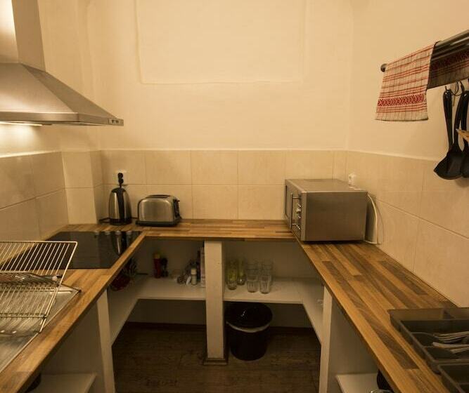 اتاق اکونومی, Charles Bridge Hostel & Apartments