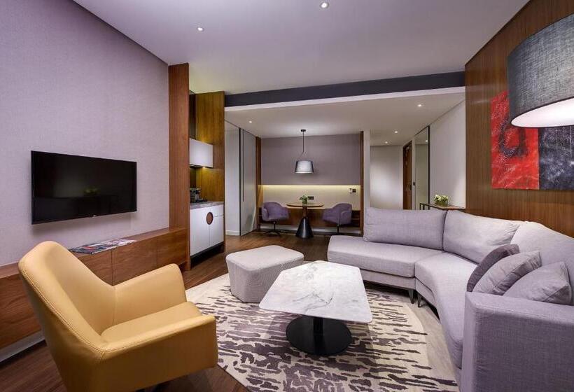 Люкс Клуб, Le Meridien Petaling Jaya