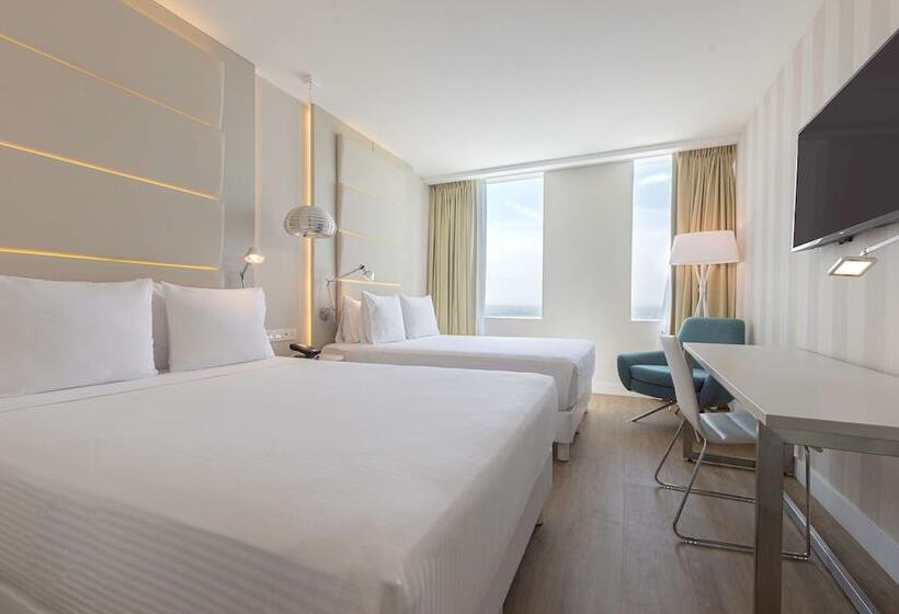 Habitación Familiar, NH Monterrey La Fe