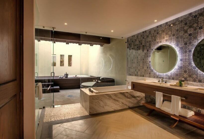סוויטת ג'וניור עם טרסה, The Hacienda At Krystal Grand Puerto Vallarta