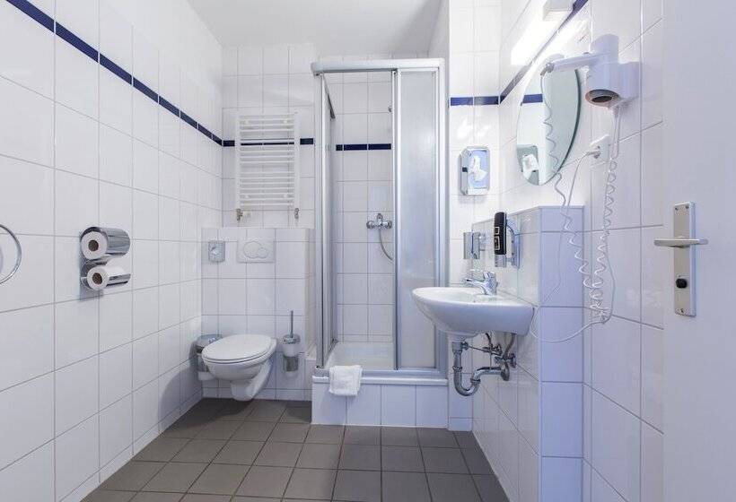 Четырехместный Номер Стандарт, a&o Hostel Venezia Mestre