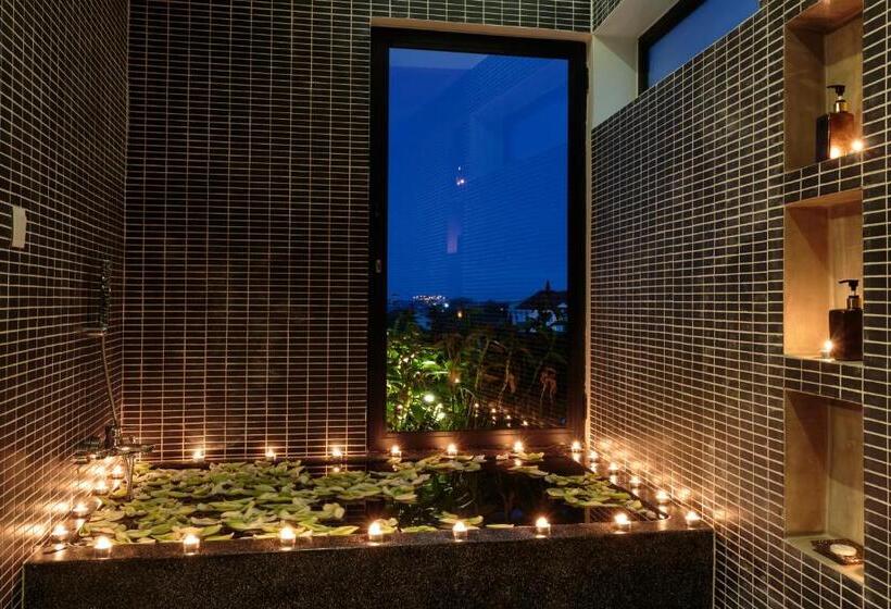 Полулюкс Одноместный с Террасой, Monthara Angkor Residence