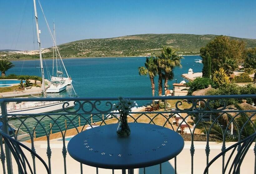 Номер Стандарт Вид на Море, Port Alacati