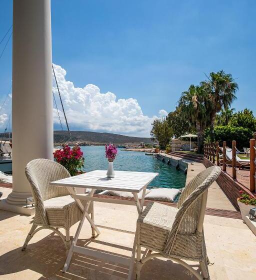 Люкс Вид на Море, Port Alacati