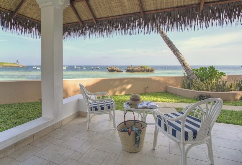 اتاق لوکس یک تخته, Hemingways Watamu