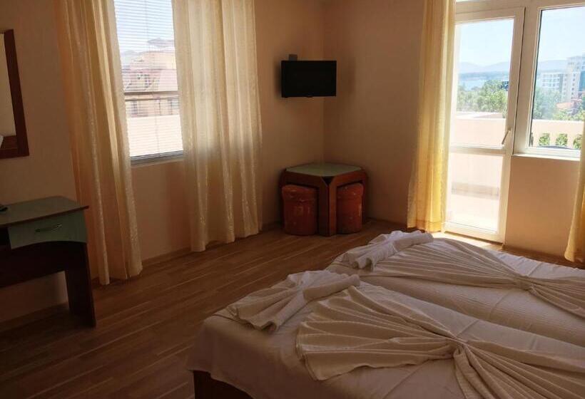 غرفة عائلية مطلّة علي البحر, Arkadia Guest House