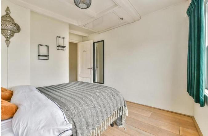 Номер Deluxe, Spiegelgracht Apartments With Canal View