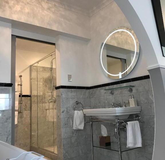 Люкс Кровать Кинг, Josephines Luxury Accommodation