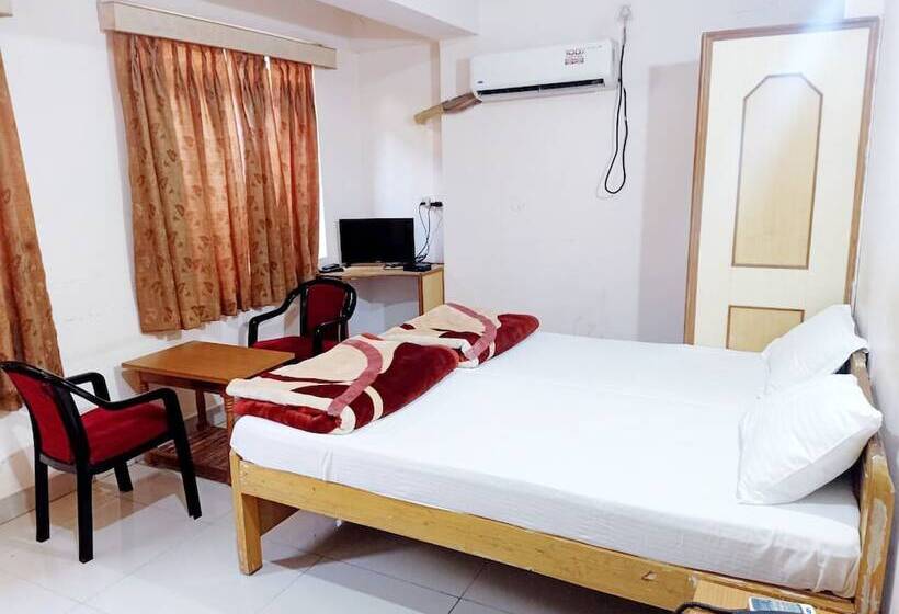 Номер Deluxe, Rajdhani Plaza