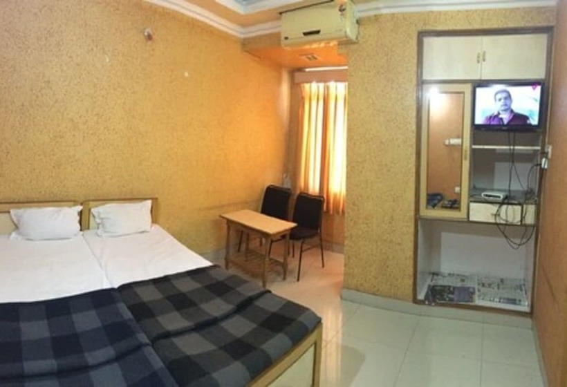 Номер Deluxe, Rajdhani Plaza