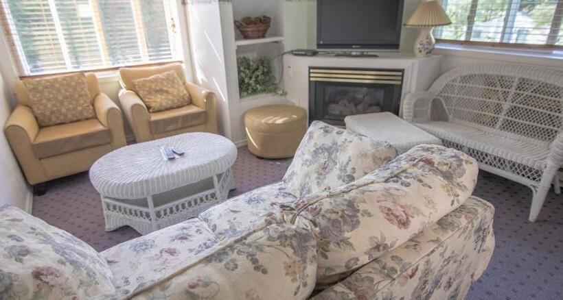 스위트, Ridges Inn & Suites