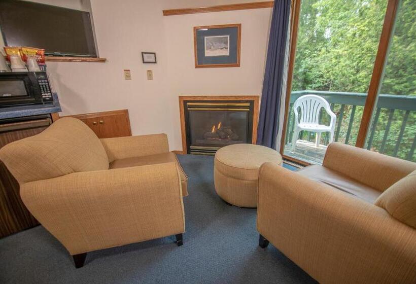 스탠다드 스튜디오 킹침대, Ridges Inn & Suites