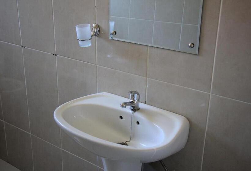 سوییت اجرایی, Bridgeville Guest House Ltd