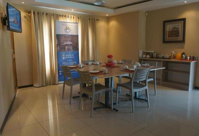 سوئیت با تخت بزرگ, Bridgeville Guest House Ltd