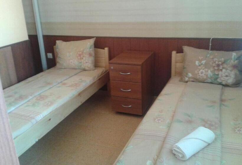 带共用浴室的标准房间, Osogovo Rooms