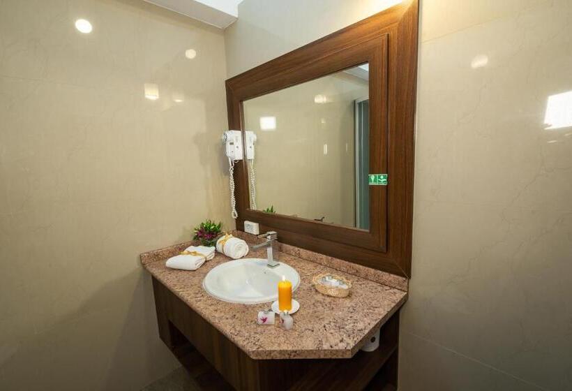 Люкс Кровать Кинг, Quindeloma Art Hotel And Gallery
