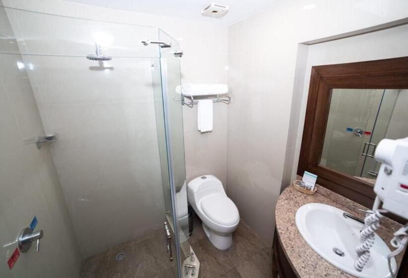 Трехместный Номер Deluxe, Quindeloma Art Hotel And Gallery