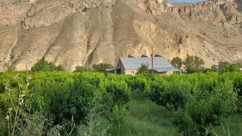 اتاق استاندارد سه نفره, Areni Tavern B&b