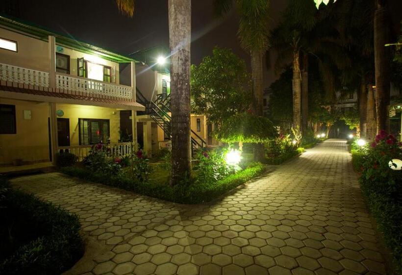 اتاق استاندارد با چشم‌انداز باغ, Sauraha Resort